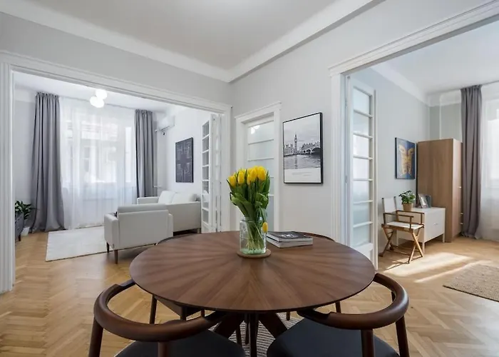 Exquisite Art Deco 2br Prime Location Apartamento *