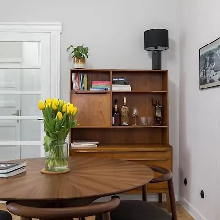 Exquisite Art Deco 2br Prime Location Apartament *