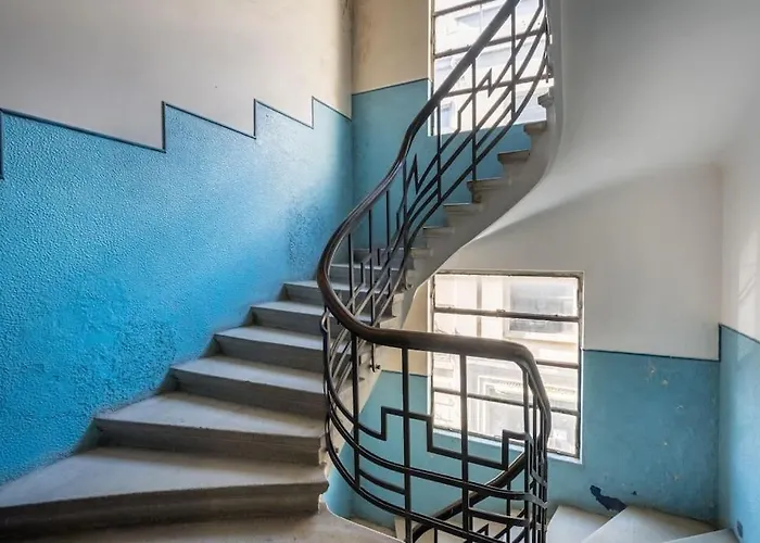 Exquisite Art Deco 2br Prime Location