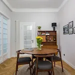 Exquisite Art Deco 2br Prime Location * Bucareste