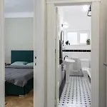 Exquisite Art Deco 2br Prime Location *