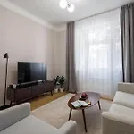 Exquisite Art Deco 2br Prime Location * Bucareste