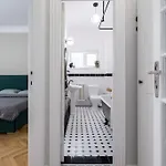 Exquisite Art Deco 2br Prime Location * Bucareste