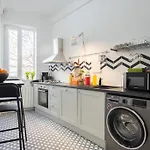 Exquisite Art Deco 2br Prime Location * Bucareste
