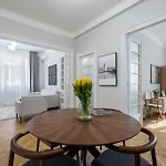 Exquisite Art Deco 2br Prime Location Apartamento *