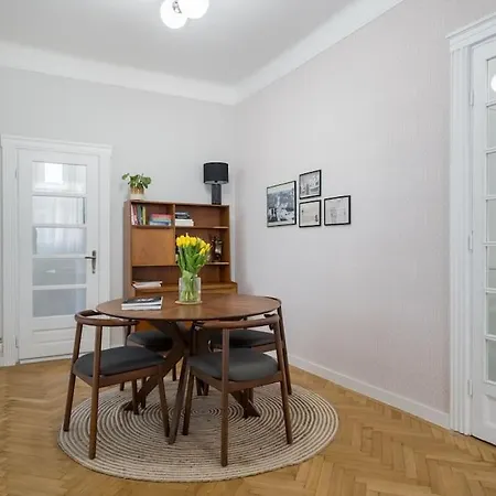 Exquisite Art Deco 2br Prime Location * Bucarest