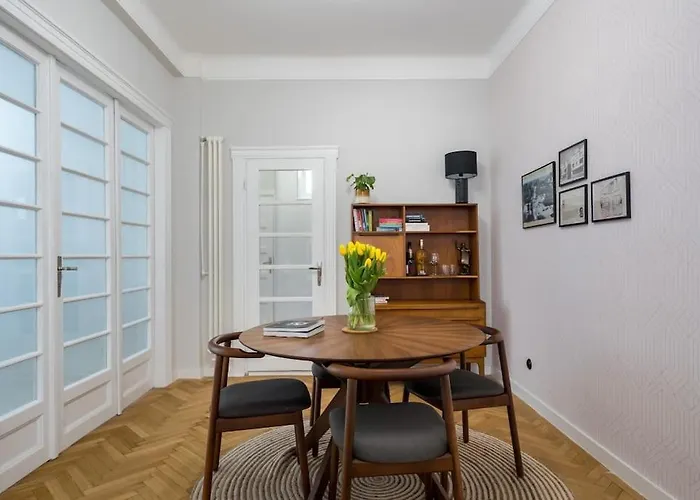 Exquisite Art Deco 2br Prime Location * Bucarest