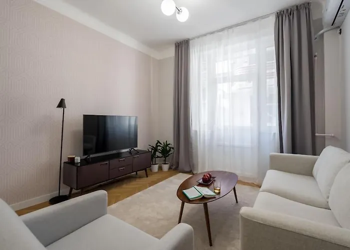 Exquisite Art Deco 2br Prime Location * Bucarest