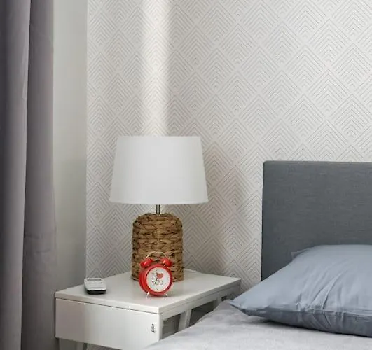 Exquisite Art Deco 2br Prime Location *