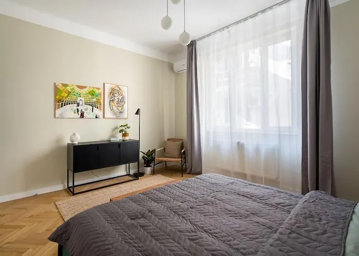 Exquisite Art Deco 2br Prime Location * ブカレスト
