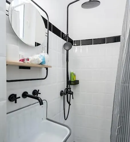 Exquisite Art Deco 2br Prime Location Appartement Bucarest