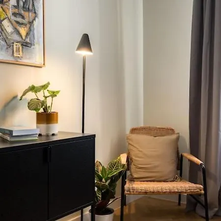 Exquisite Art Deco 2br Prime Location Bucharest