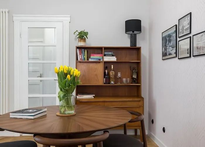 Exquisite Art Deco 2br Prime Location Апартаменти *