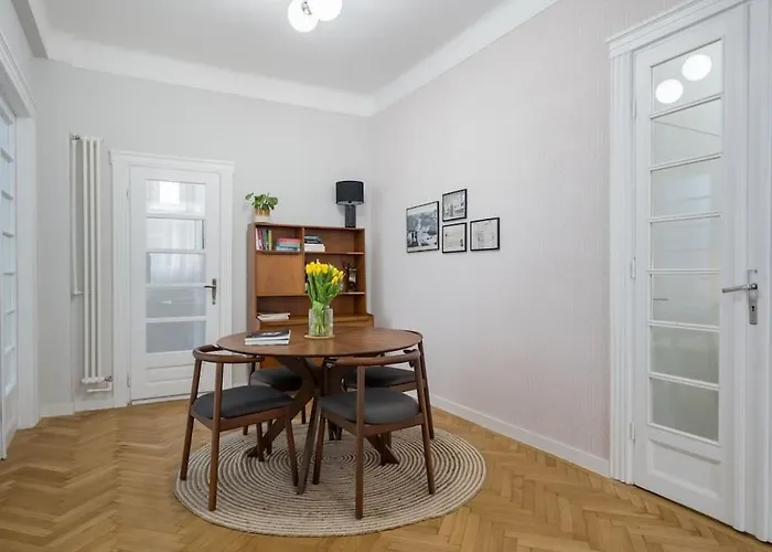 Exquisite Art Deco 2br Prime Location * Βουκουρέστι